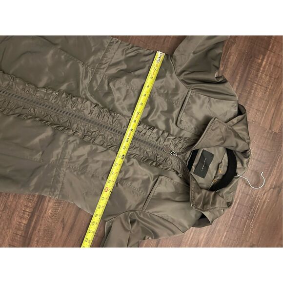 Tahari Quilted Ruffle Zip Coat, Hooded Jacket, Sz Medium - Picture 14 of 14